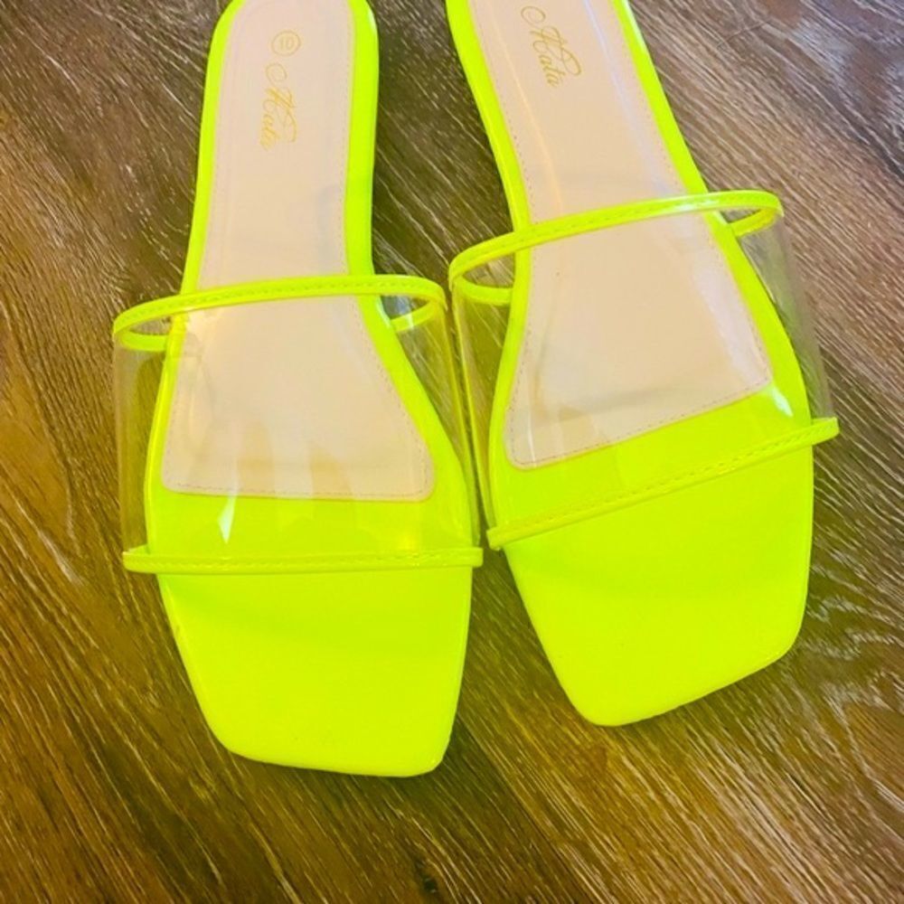 COPY - Lexi’s Neon Slides